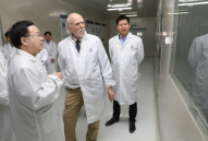諾貝爾物理學(xué)獎獲得者Barry C. Barish到西安光機所參觀交流
